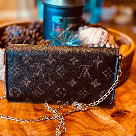 Louis Vuitton vintage Sarah wallet monogram converted authentic - Picture 3 of 17